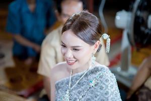 ชุดไทยเจ้าสาว ชุดไทยจักรพรรดิ์ เช่าที่แบมบี้ เวดดิ้ง ห้วยขวาง